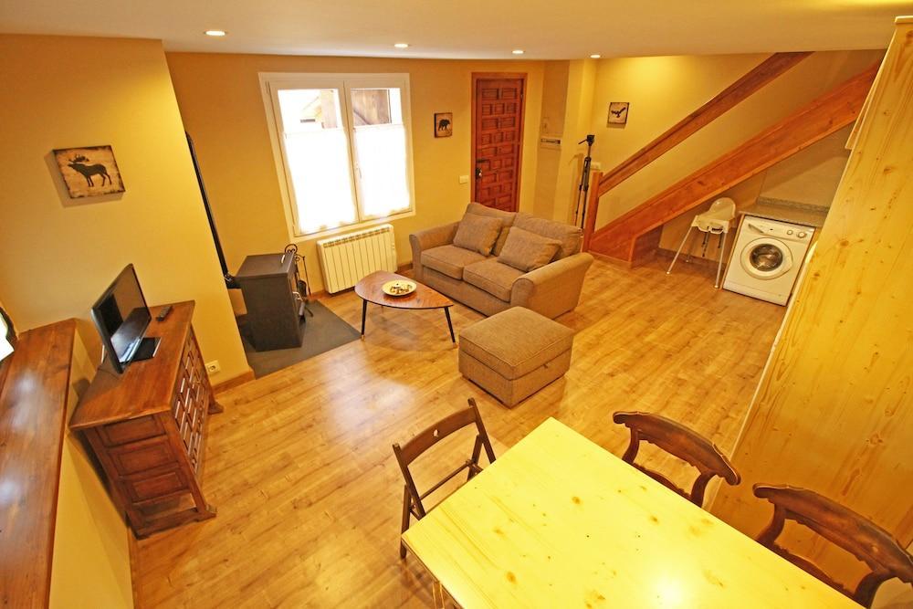 Snoe Apartamentos Mont Romies Plaza Salardú المظهر الخارجي الصورة