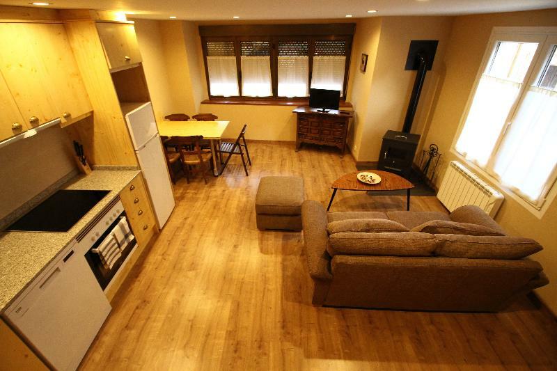 Snoe Apartamentos Mont Romies Plaza Salardú المظهر الخارجي الصورة